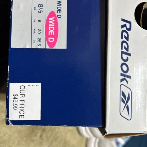 Woman’s Omni Trainer, size 8 1/2 wide D. - Picture 9 of 9